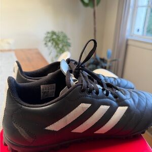 Adidas Unisex Goletto VIII Turf with White Stripes Soccer Shoes Men’s Size 11.5